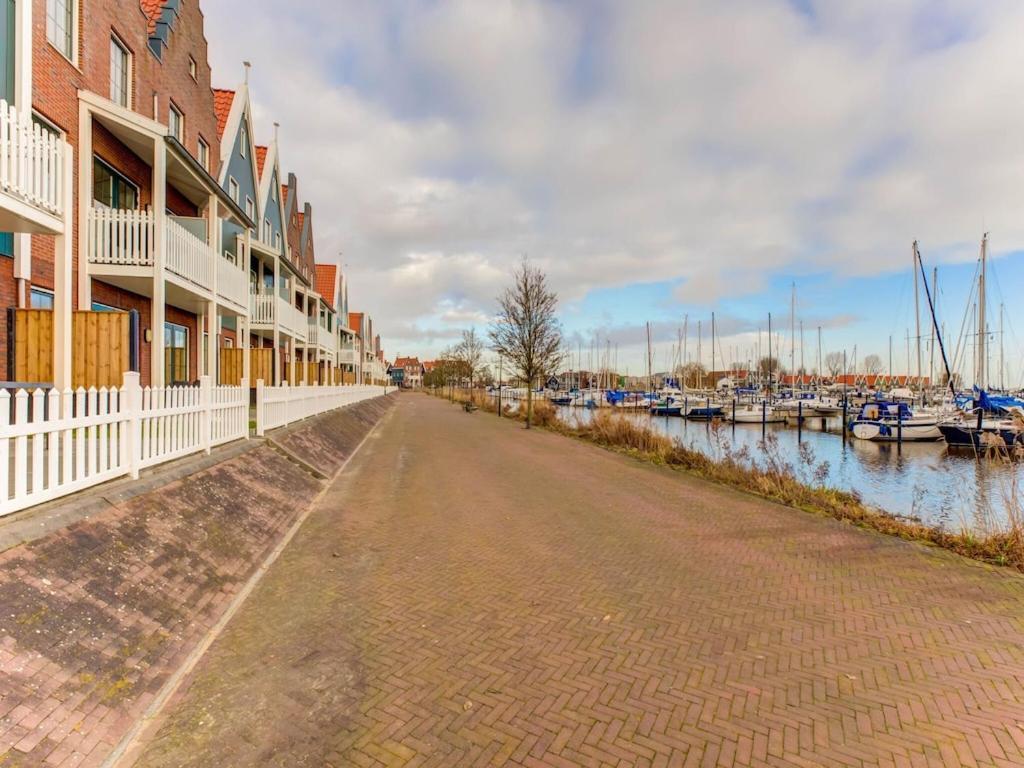 Modern Houseboat In Marina Of Volendam Hotel Luaran gambar