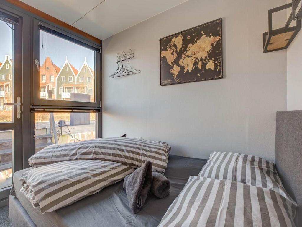 Modern Houseboat In Marina Of Volendam Hotel Luaran gambar